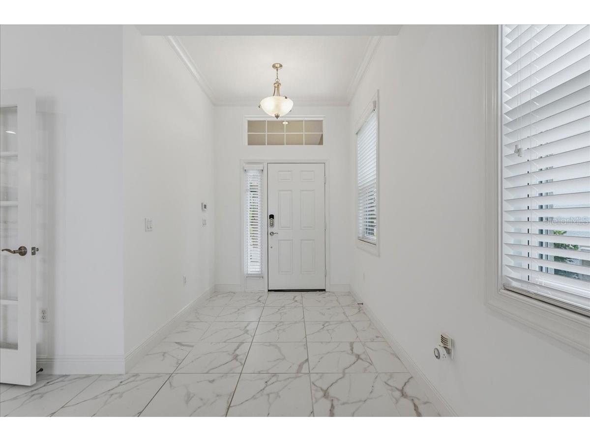 3613 Woodcliff Lake Terrace Sarasota FL 34243 A4696019 image6