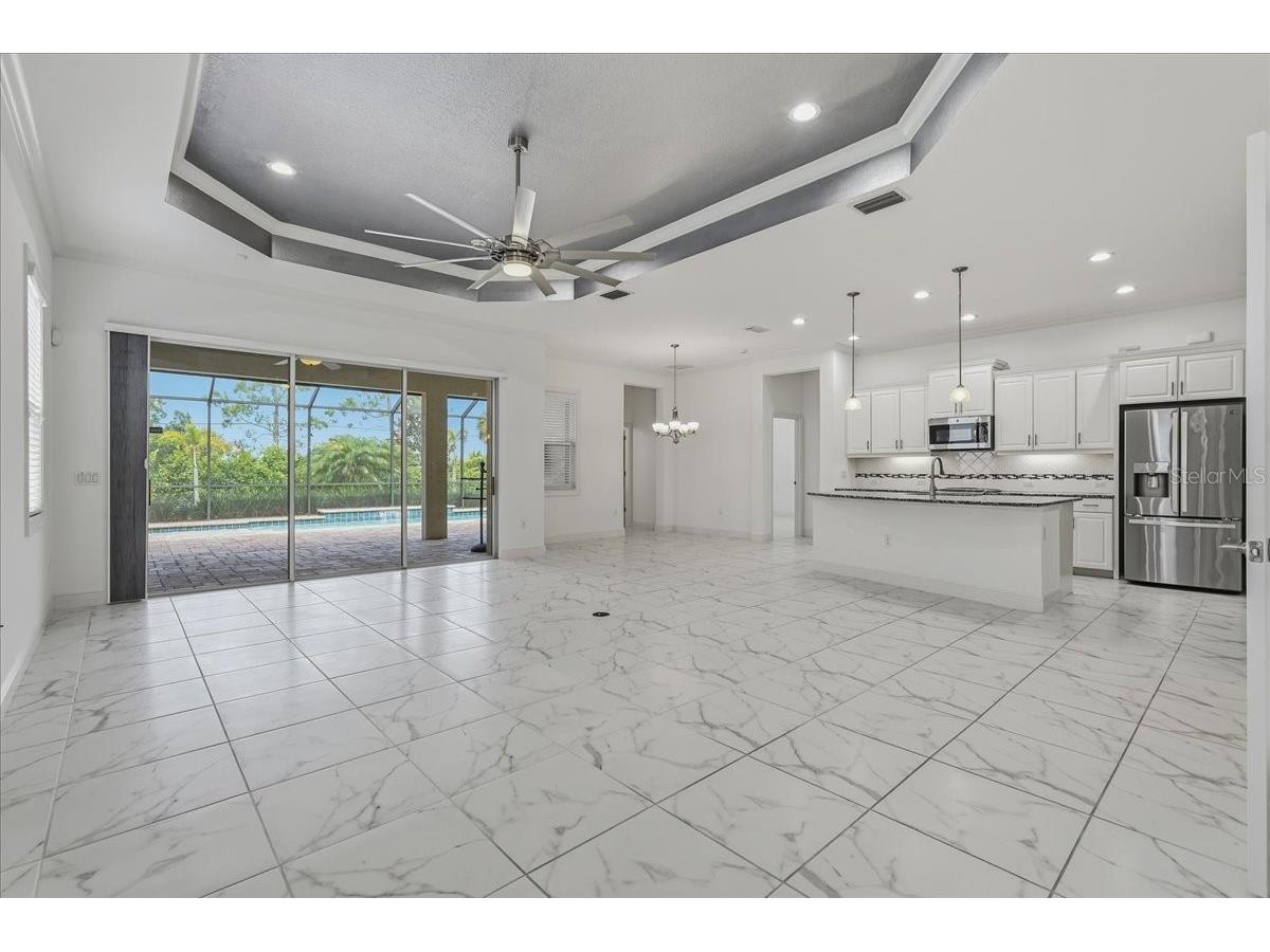 3613 Woodcliff Lake Terrace Sarasota FL 34243 A4696019 image8