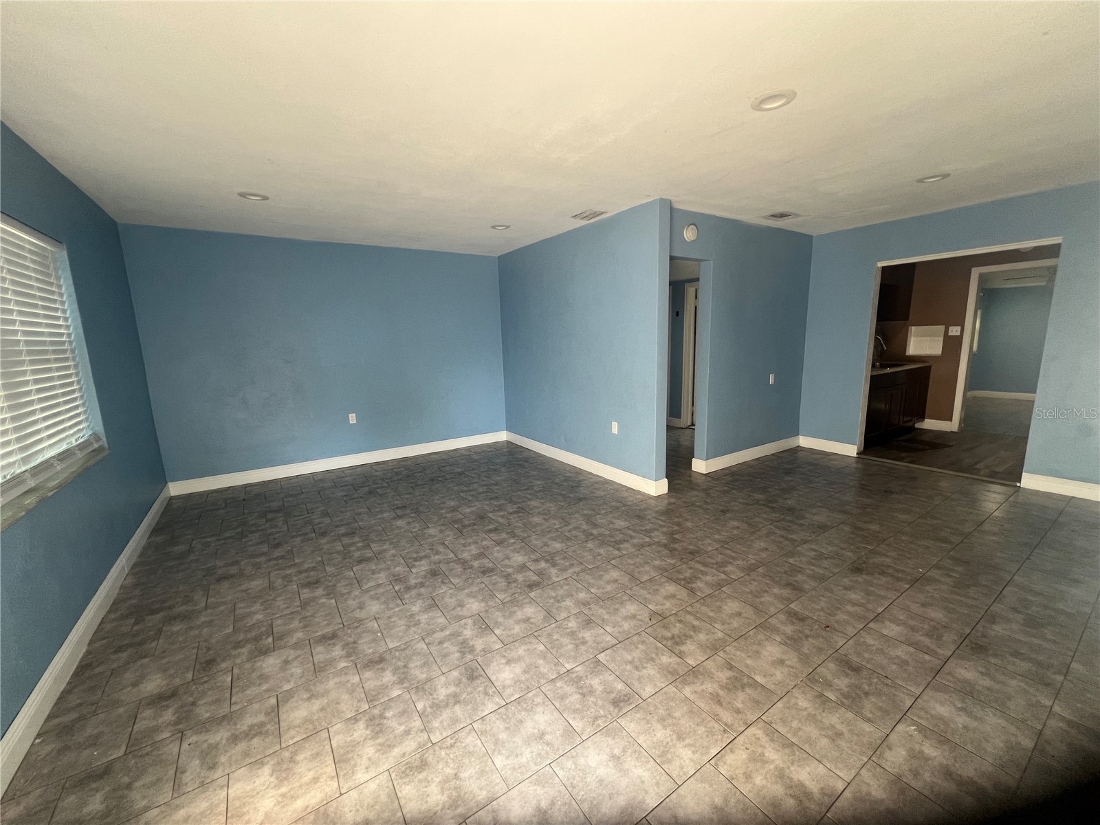 3614 6th Avenue S Saint Petersburg FL 33711 TB8472981 image2