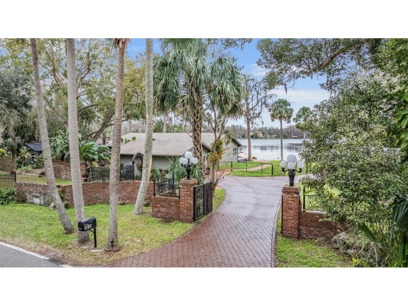 3614 Crenshaw Lake Road Lutz FL 33548 - CRENSHAW LAKE TB8339349 image1