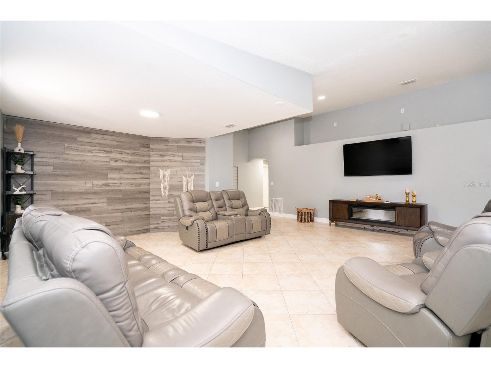 3615 Marco Drive Tampa FL 33614 TB8506597 image10