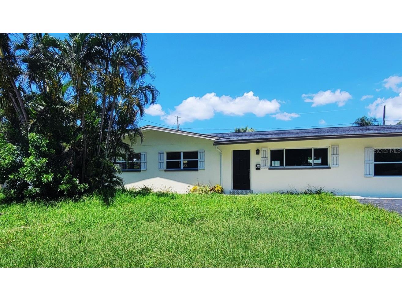 3615 Searobin Drive SE Saint Petersburg FL 33705 W7877304 image1