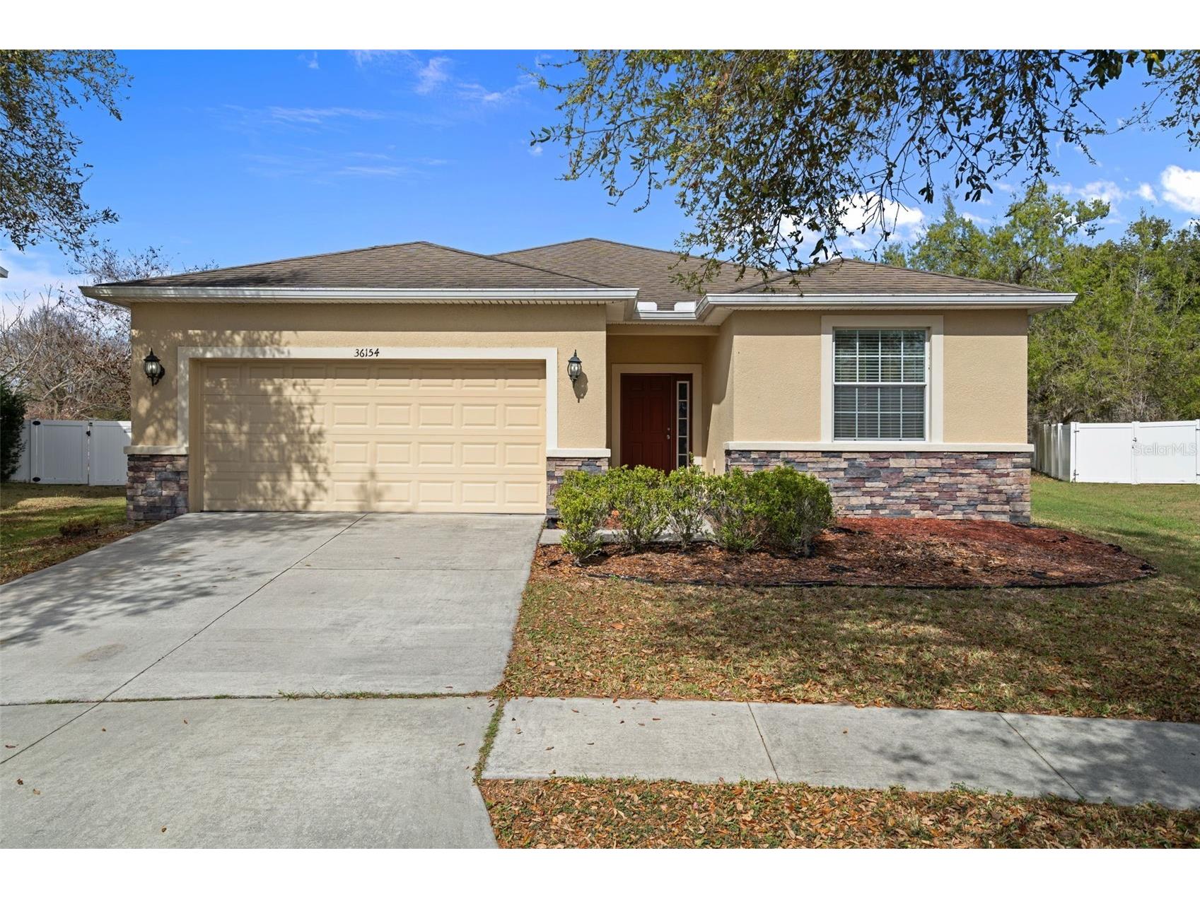 36154 Laguna Hills Circle Zephyrhills FL 33541 TB8484276 image2