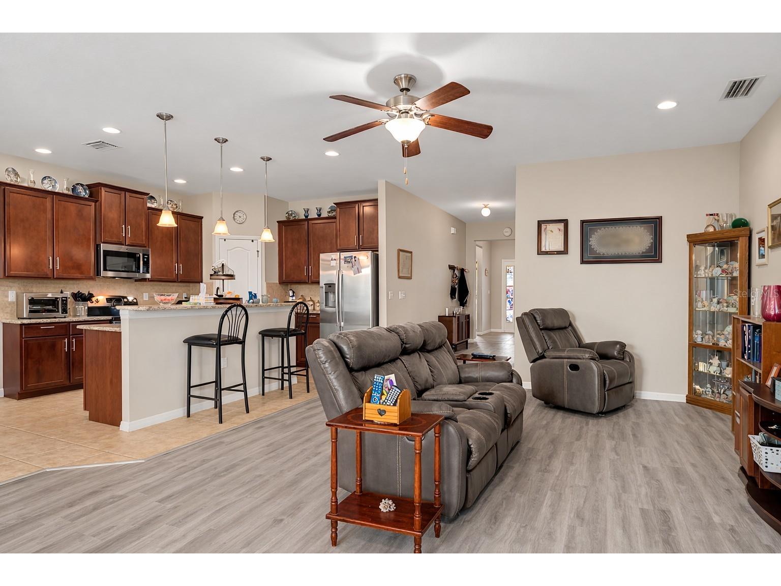 36154 Laguna Hills Circle Zephyrhills FL 33541 TB8484276 image5