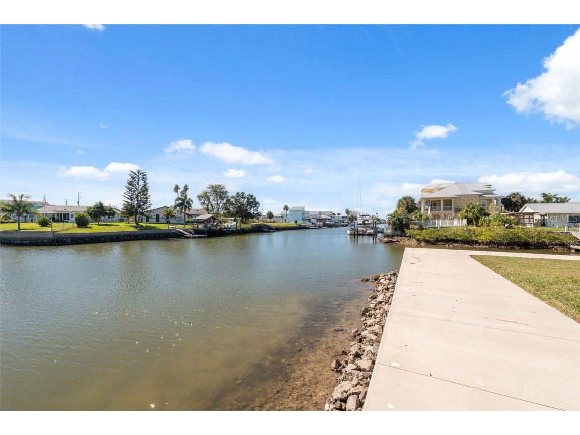 3616 Flamingo Boulevard Spring Hill FL 34607 TB8447896 image12