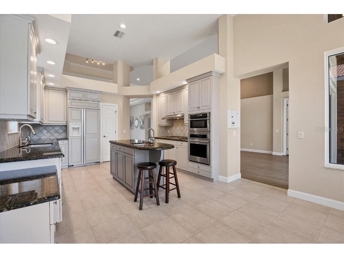 3617 Fair Oaks Place Longboat Key FL 34228 A4663935 image11