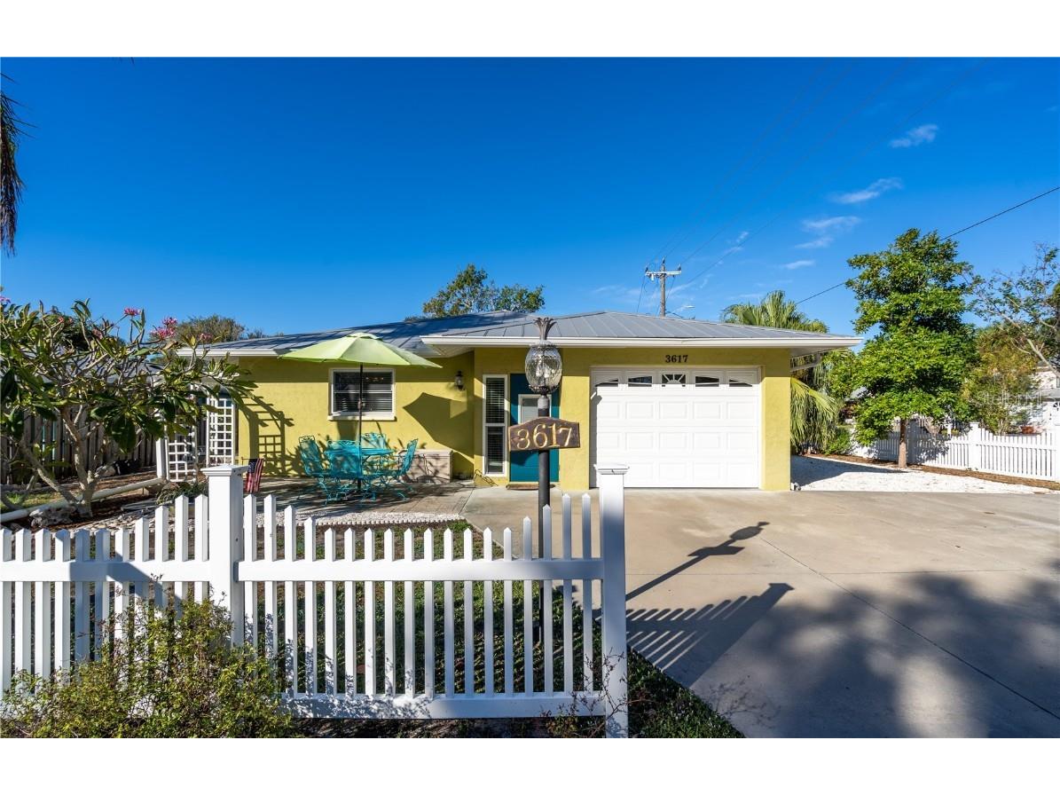 3617 Iroquois Avenue Sarasota FL 34234 A4660590 image1