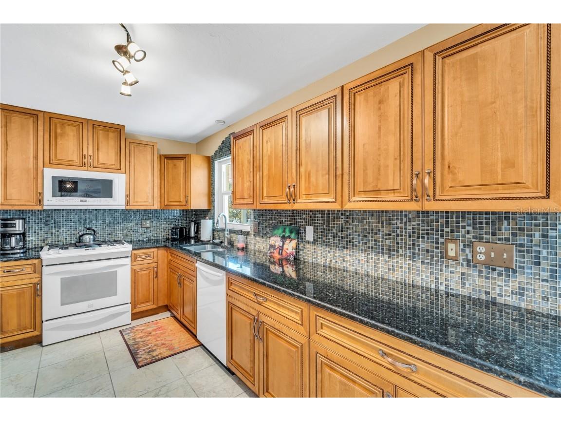 3617 Iroquois Avenue Sarasota FL 34234 A4660590 image10