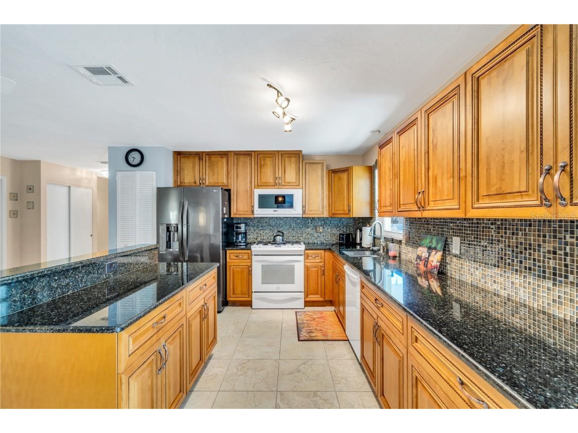 3617 Iroquois Avenue Sarasota FL 34234 A4660590 image9