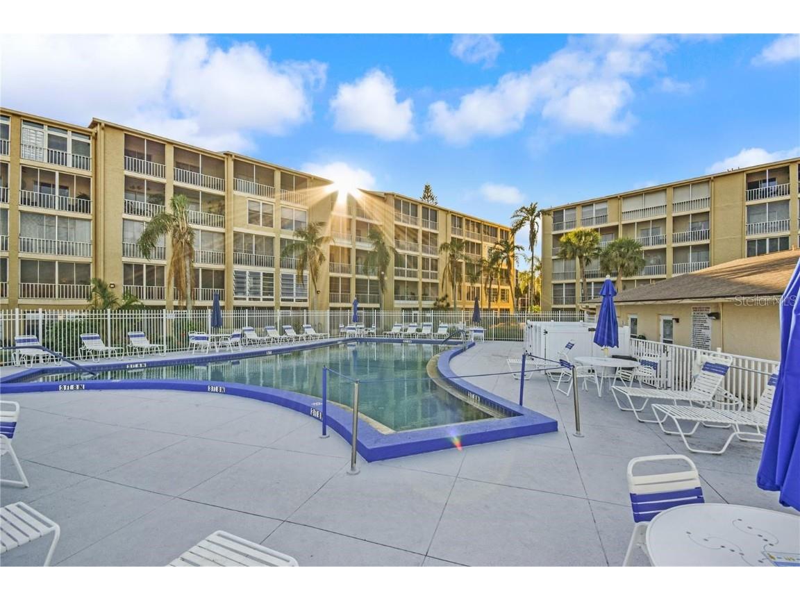 3617 Lake Bayshore Drive #J-401 Bradenton FL 34205 A4670880 image34