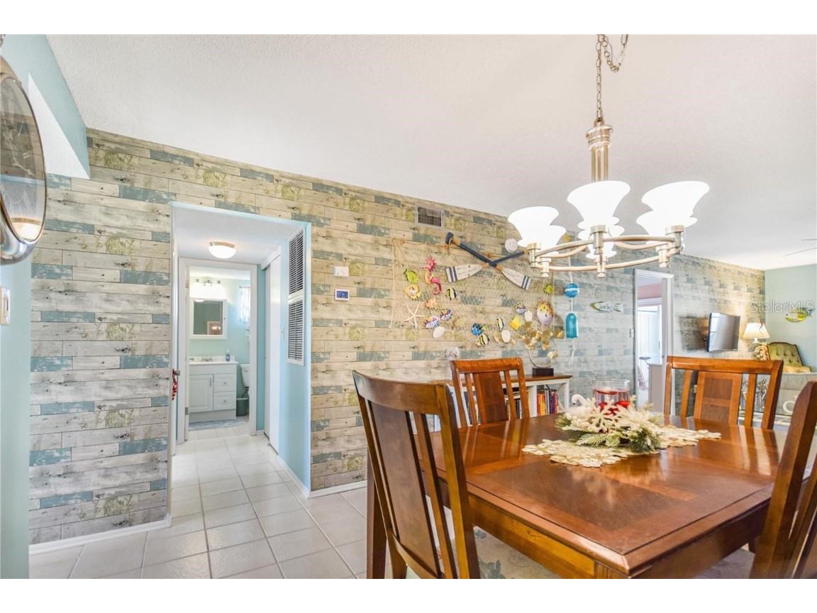 3617 Lake Bayshore Drive #J-401 Bradenton FL 34205 A4670880 image5