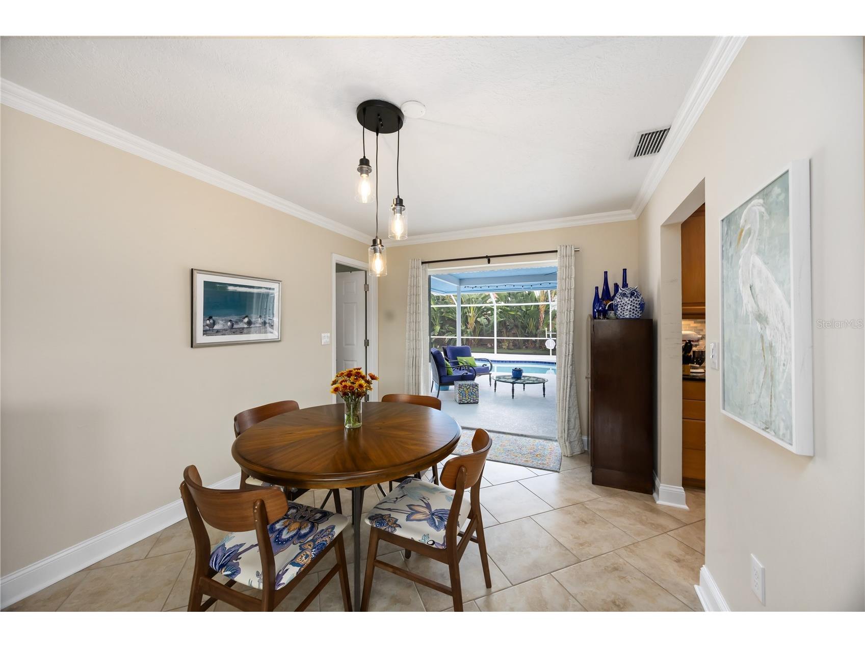 3619 Pembrook Drive Sarasota FL 34239 A4681591 image10