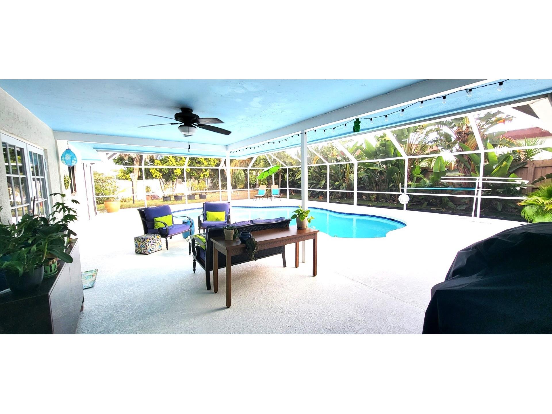 3619 Pembrook Drive Sarasota FL 34239 A4681591 image2