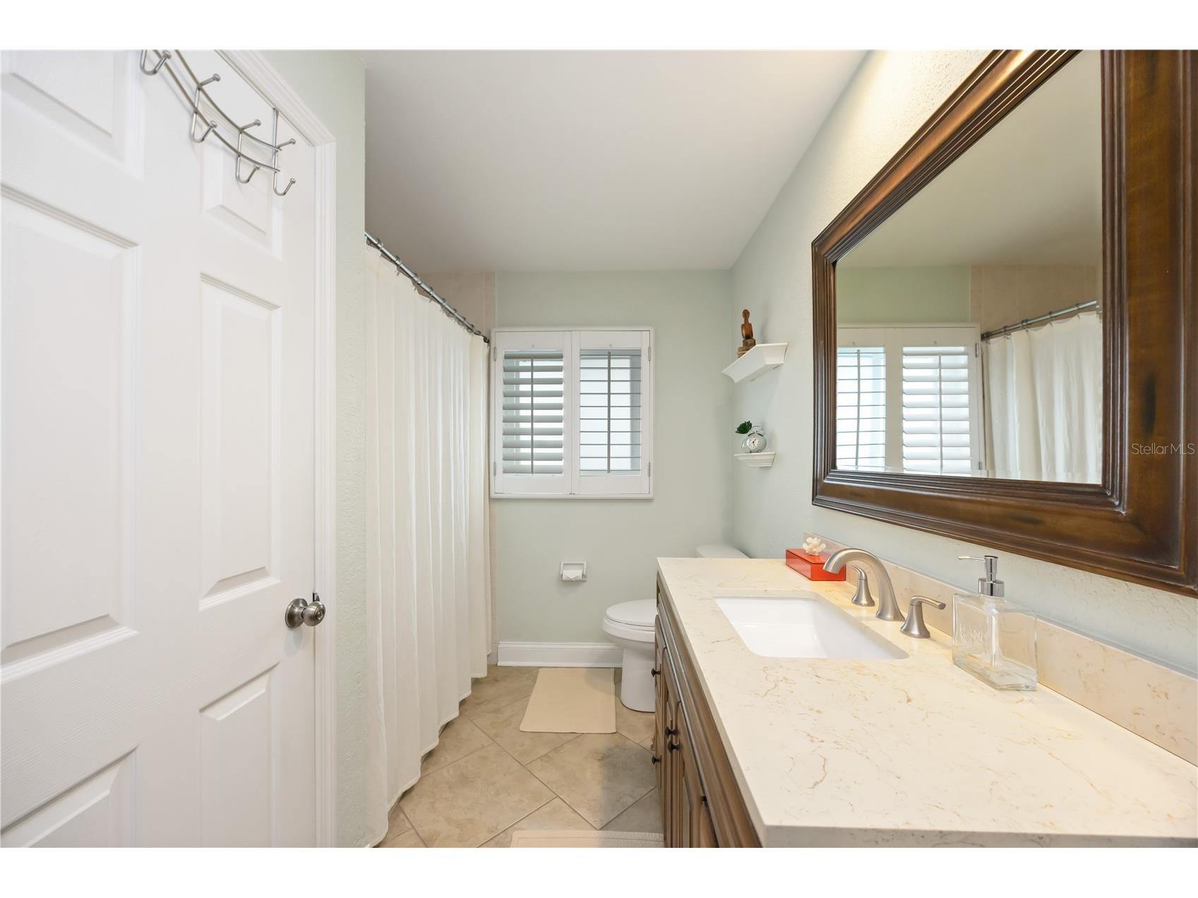 3619 Pembrook Drive Sarasota FL 34239 A4681591 image25