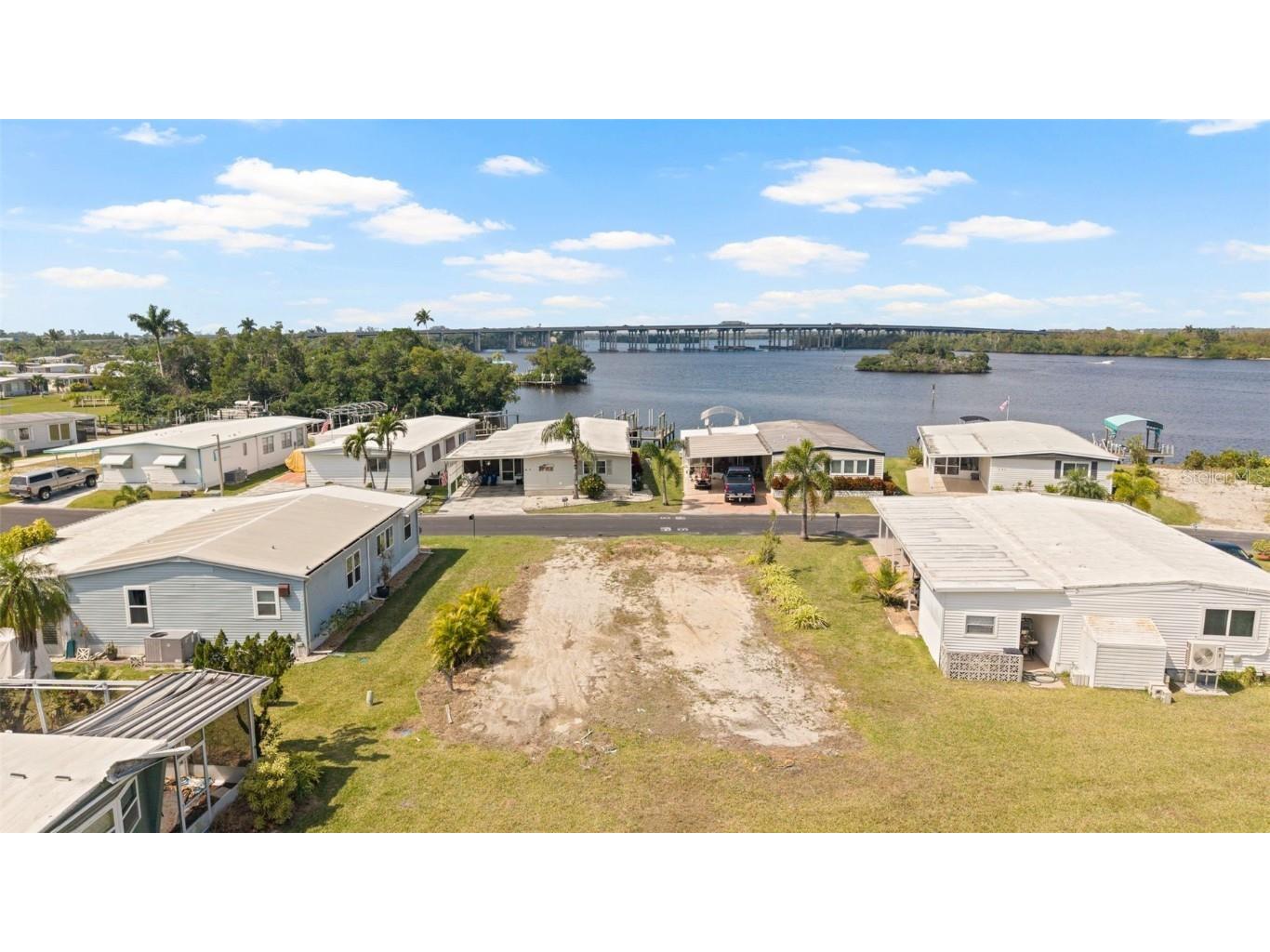 362 Shoreland Drive Fort Myers FL 33905 - CALOOSAHATCHEE RIVER TB8364849 image2