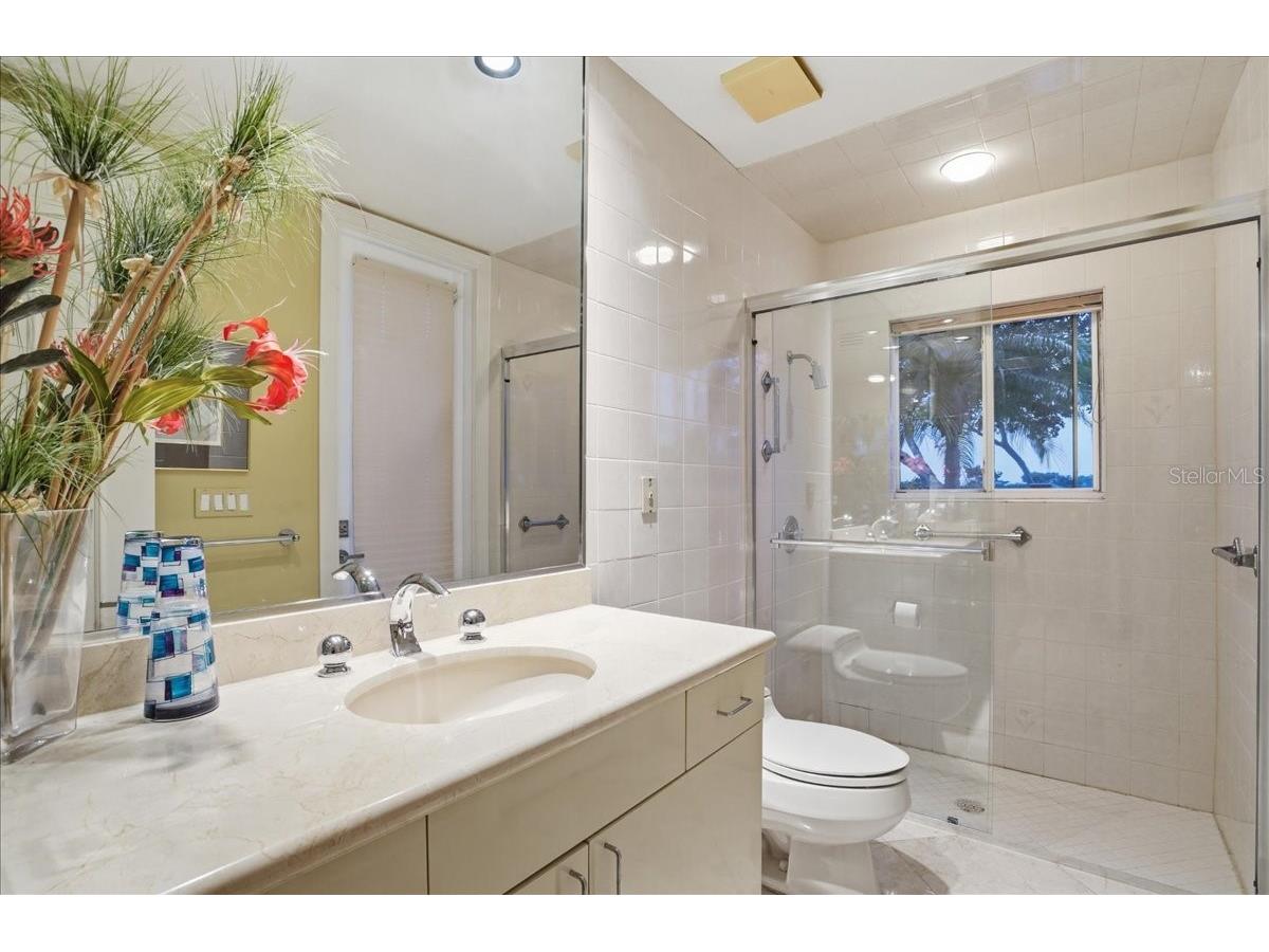 3620 Fair Oaks Place Longboat Key FL 34228 - BUTTONWOOD HARBOR SARASOTA BAY A4693553 image28