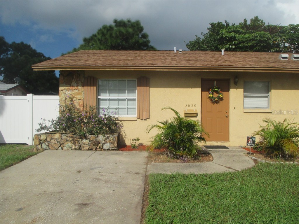 3620 Hartford Street N Saint Petersburg FL 33713 U8230003 image1