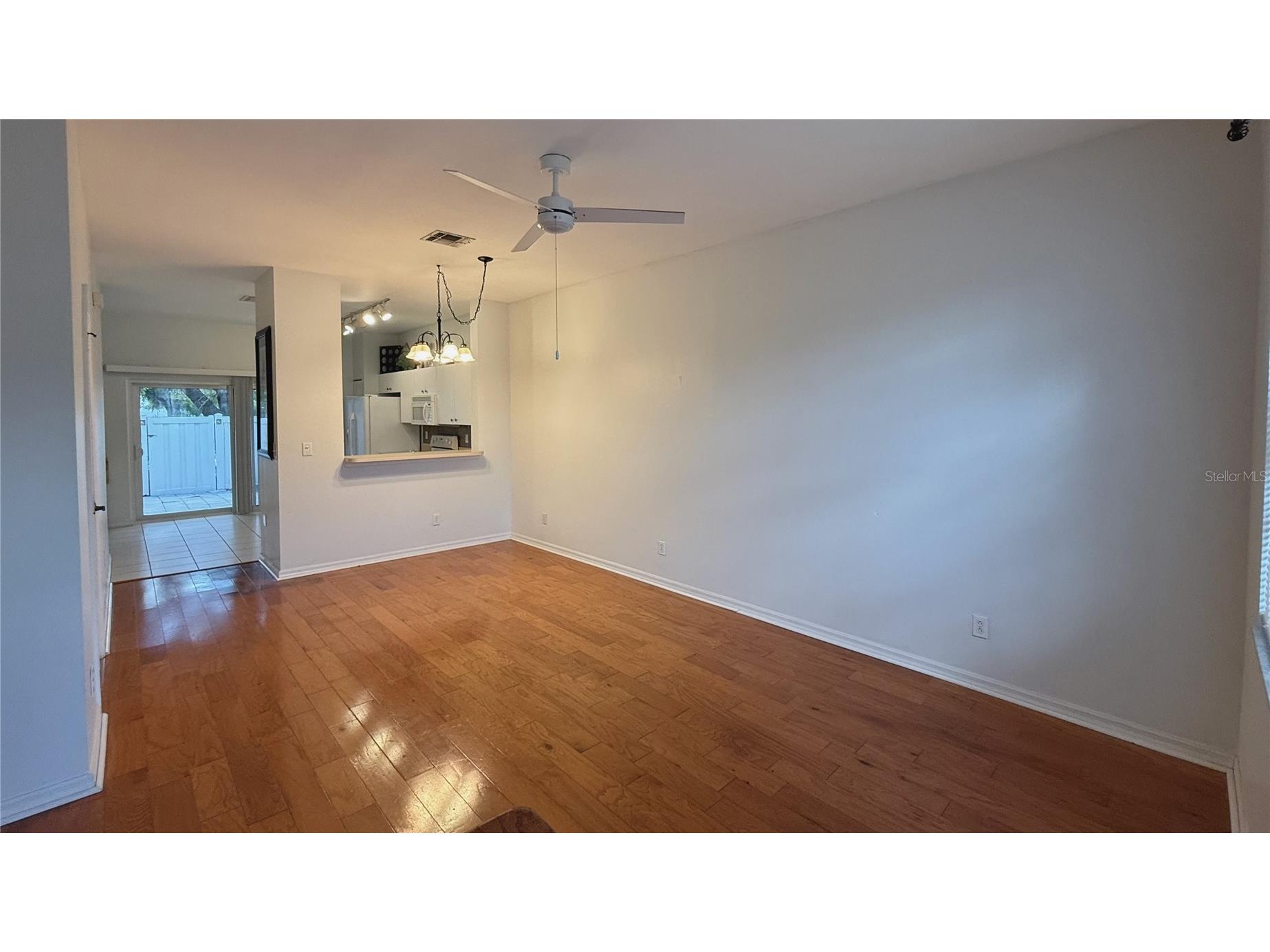 3620 Pine Oak Circle #105 Fort Myers FL 33916 C7520137 image2