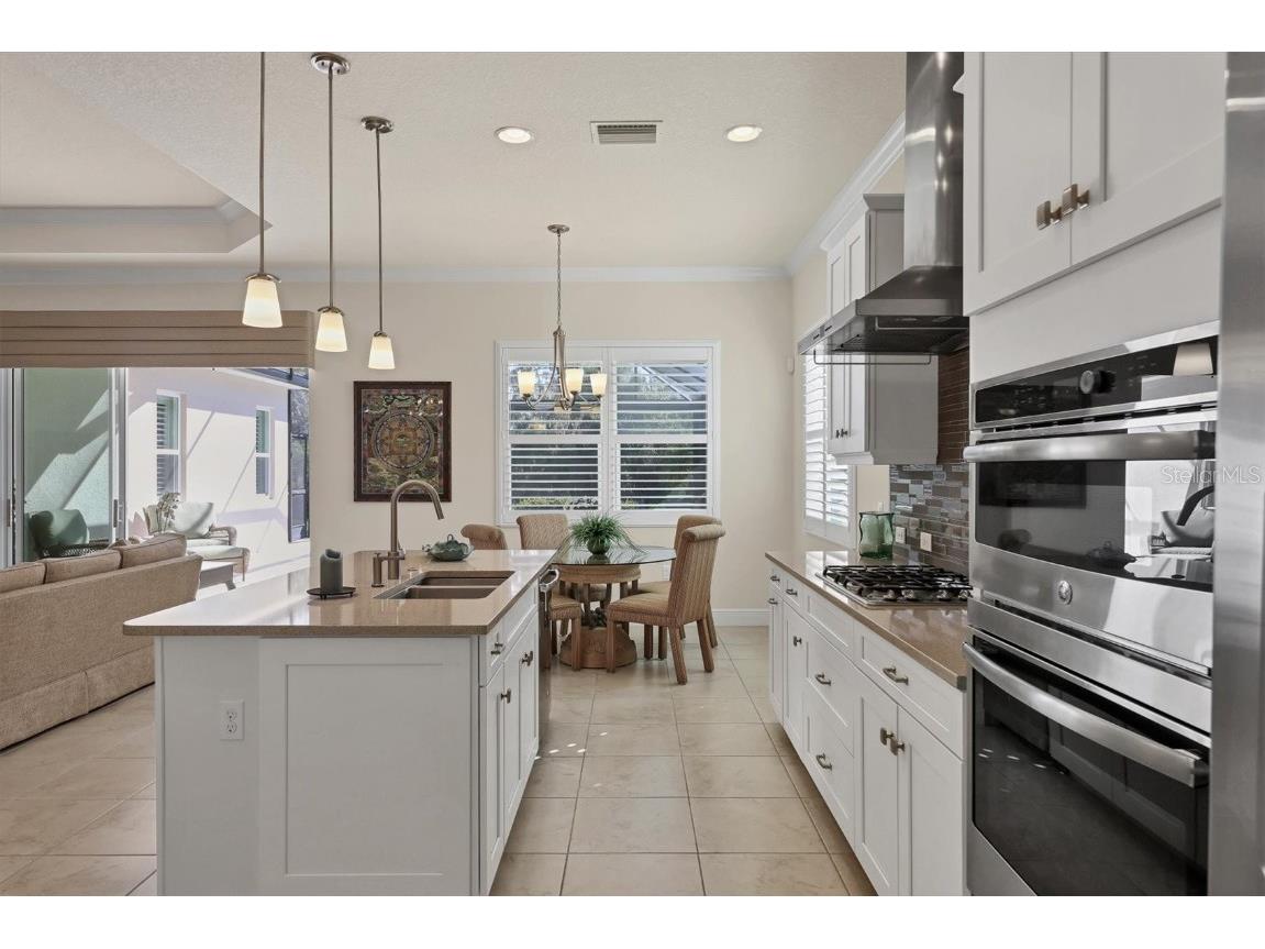 3620 Woodcliff Lake Terrace Sarasota FL 34243 A4674613 image11