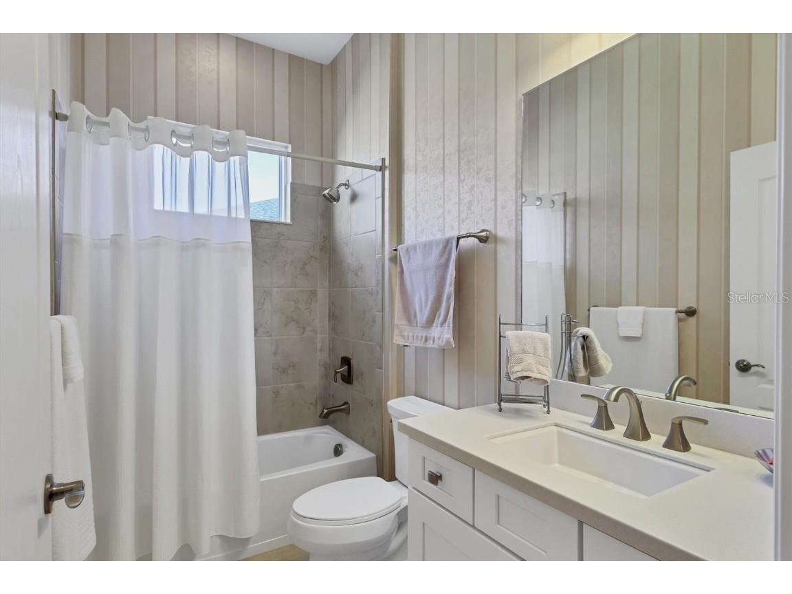 3620 Woodcliff Lake Terrace Sarasota FL 34243 A4674613 image27