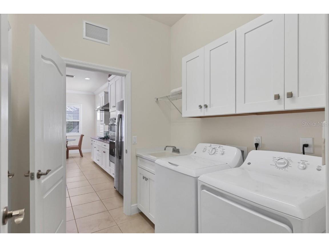 3620 Woodcliff Lake Terrace Sarasota FL 34243 A4674613 image28