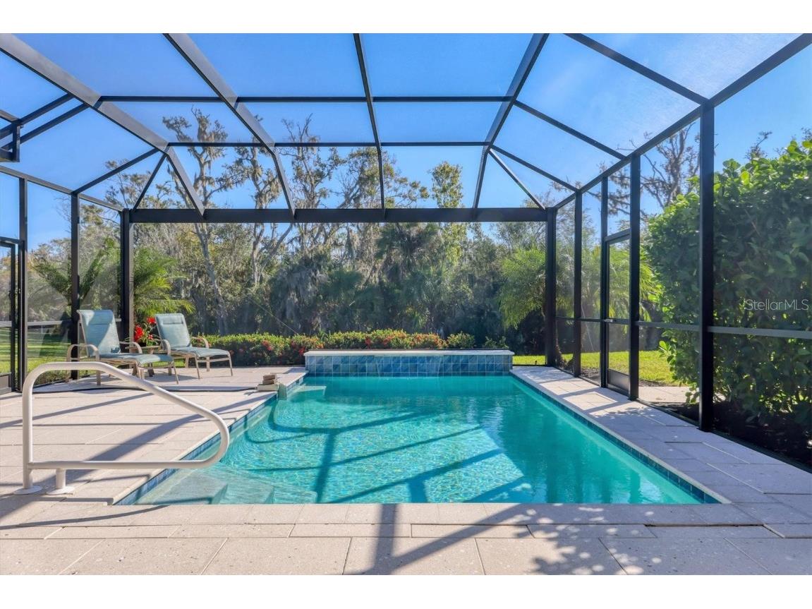 3620 Woodcliff Lake Terrace Sarasota FL 34243 A4674613 image3