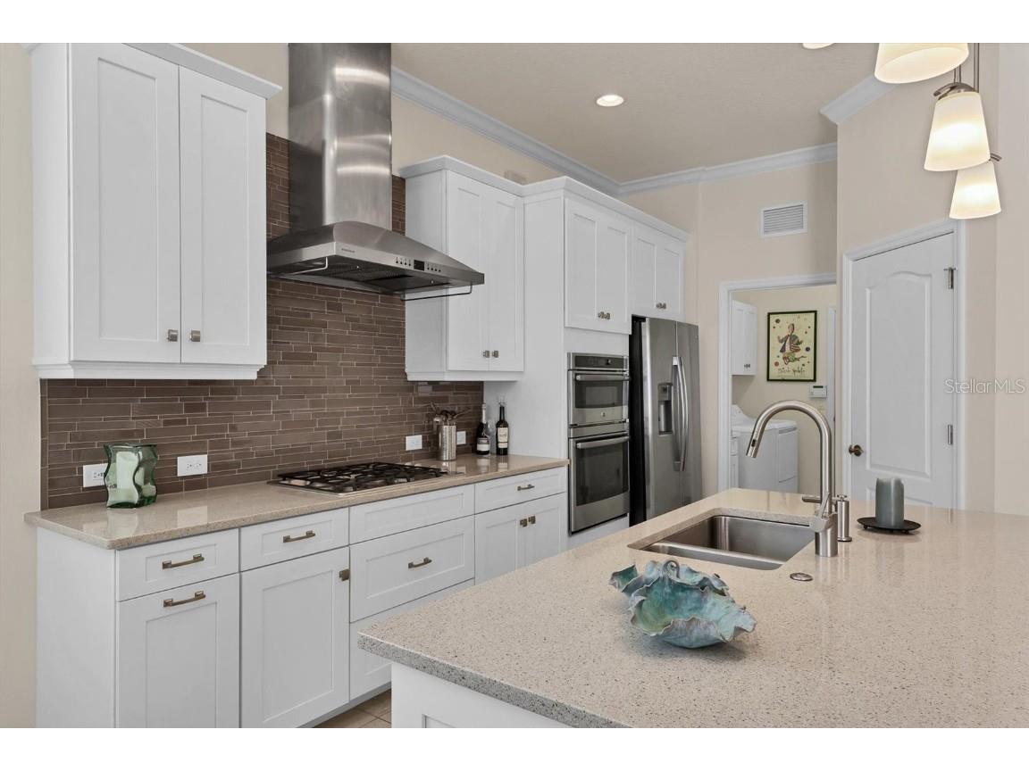 3620 Woodcliff Lake Terrace Sarasota FL 34243 A4674613 image8