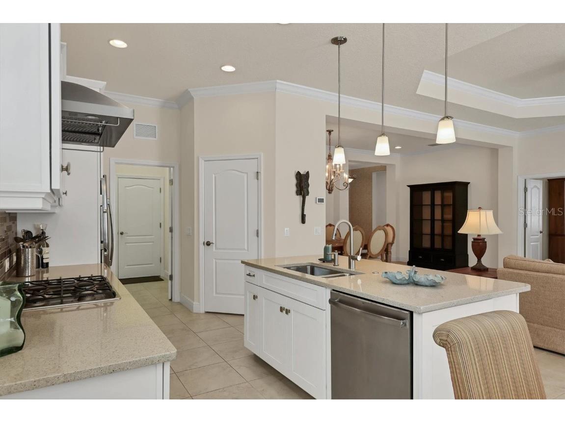 3620 Woodcliff Lake Terrace Sarasota FL 34243 A4674613 image9