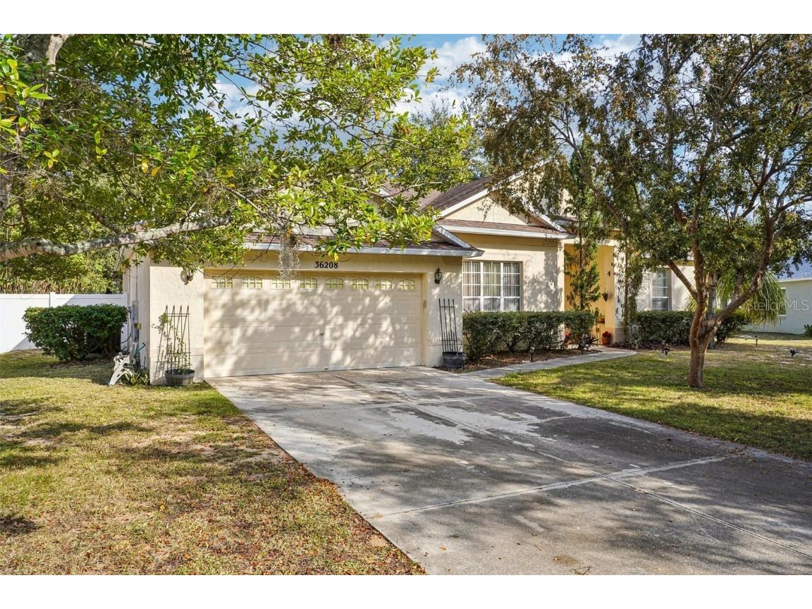 36208 Spirit Court Grand Island FL 32735 G5104352 image1