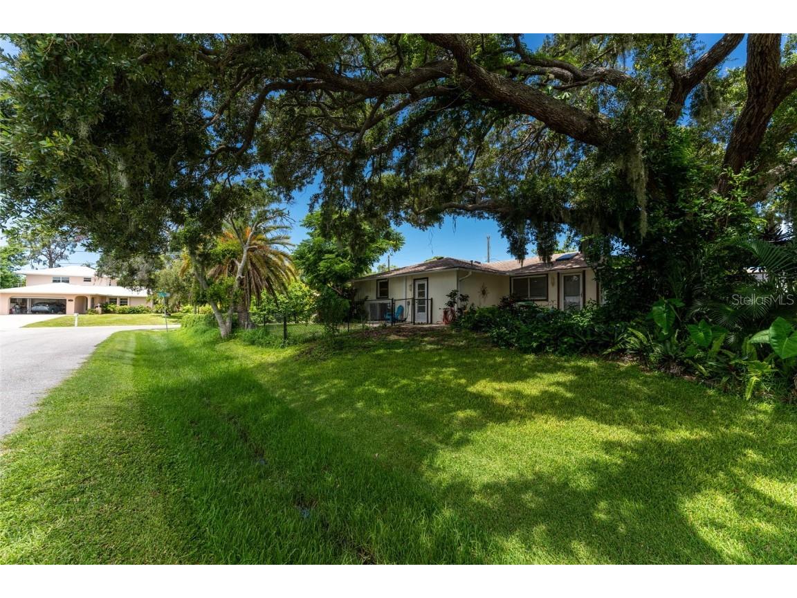 3621 Roslyn Rd Venice FL 34293 D6137381 image1