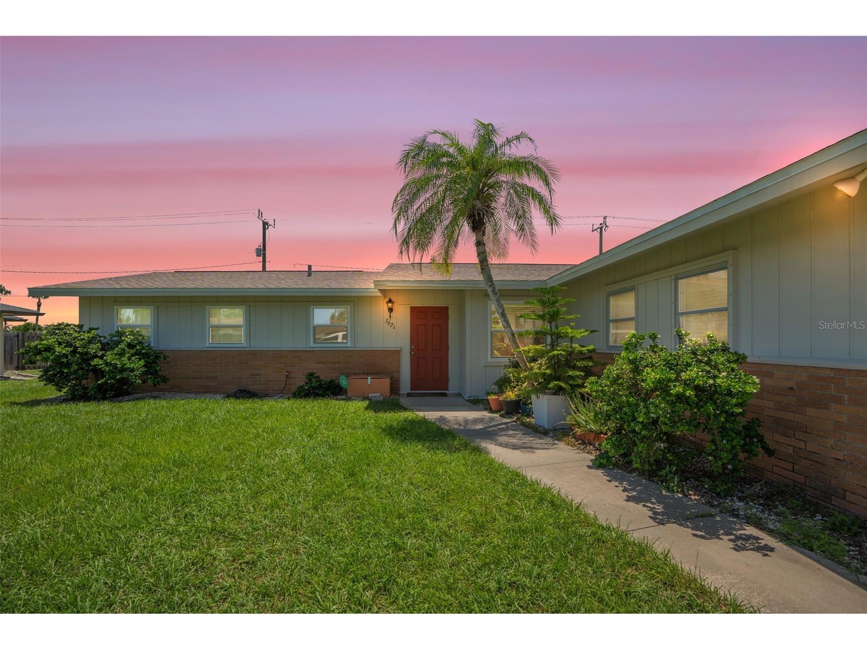 3621 S Lockwood Ridge Road Sarasota FL 34239 A4677759 image1