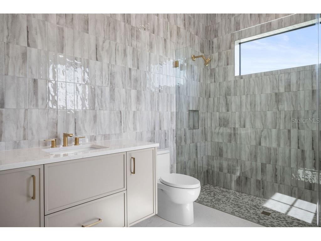 3621 San Remo Terrace Sarasota FL 34239 A4592737 image43