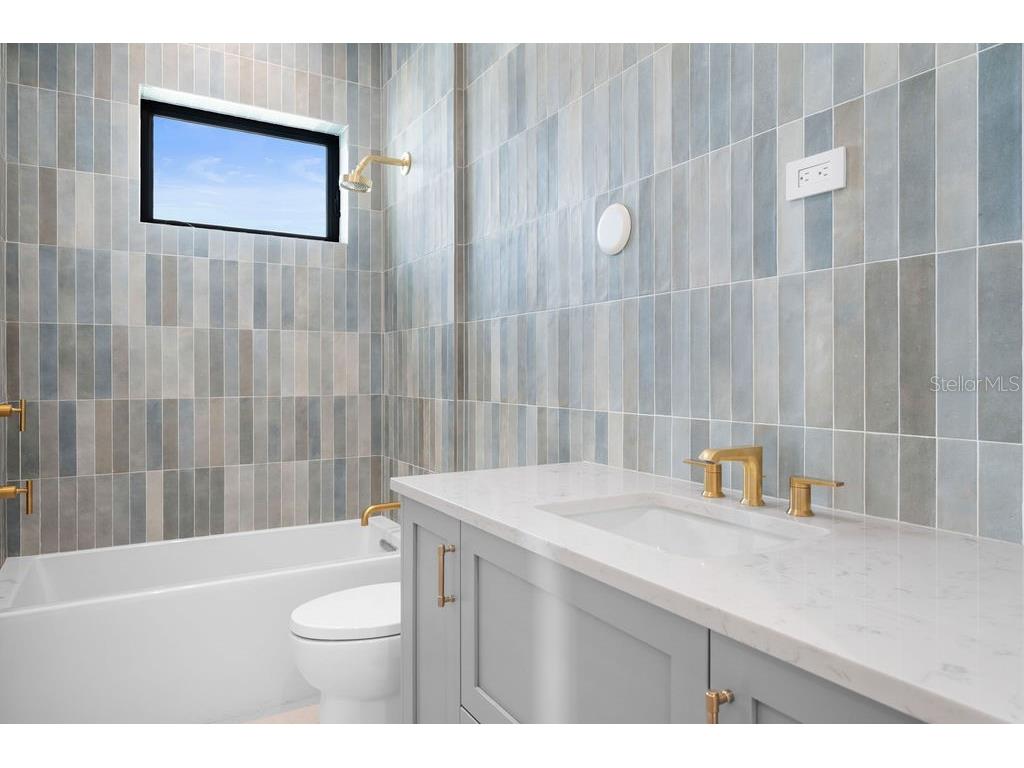 3621 San Remo Terrace Sarasota FL 34239 A4592737 image45