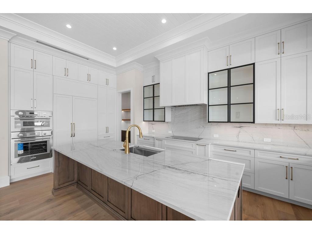 3621 San Remo Terrace Sarasota FL 34239 A4592737 image8