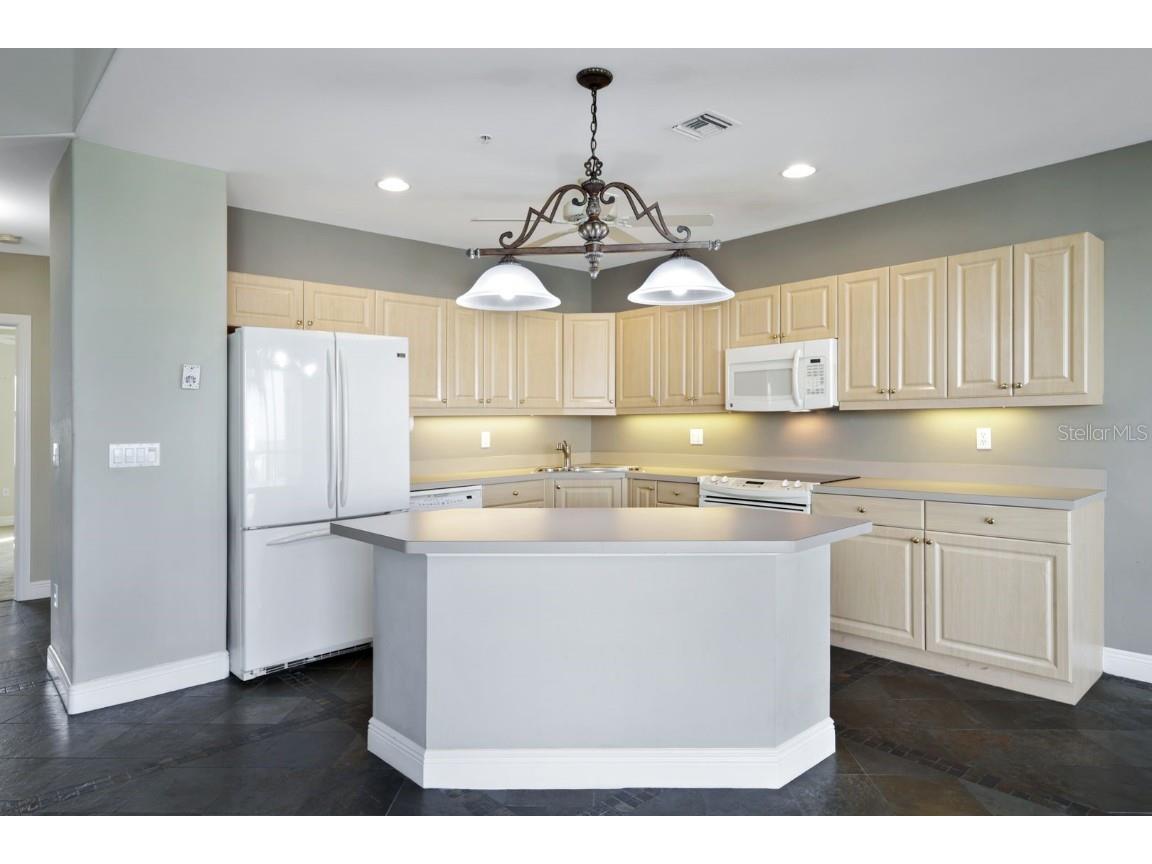 3623 Edgewood Avenue Fort Myers FL 33916 - CALOOSAHATCHEE RIVER A4642336 image13