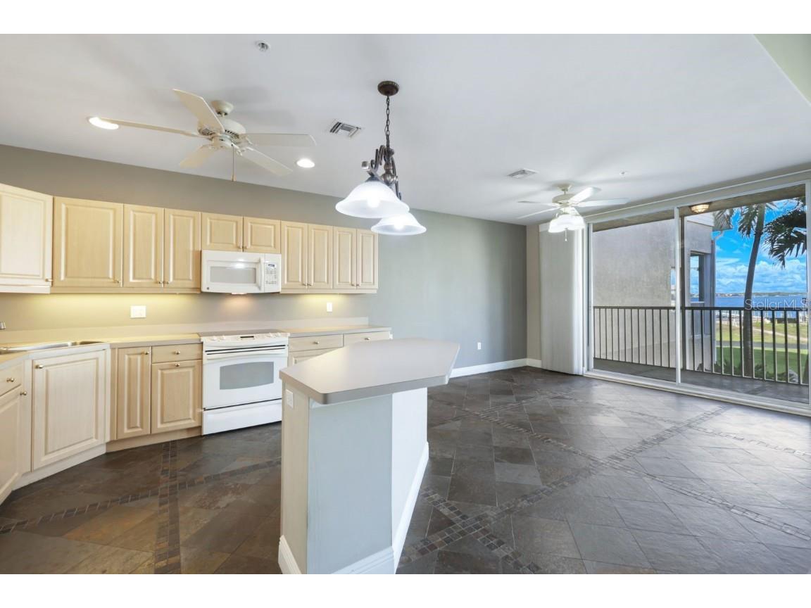 3623 Edgewood Avenue Fort Myers FL 33916 - CALOOSAHATCHEE RIVER A4642336 image14