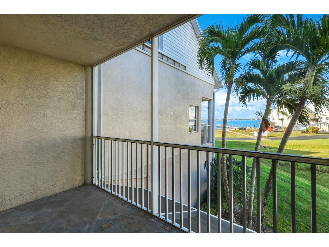 3623 Edgewood Avenue Fort Myers FL 33916 - CALOOSAHATCHEE RIVER A4642336 image34