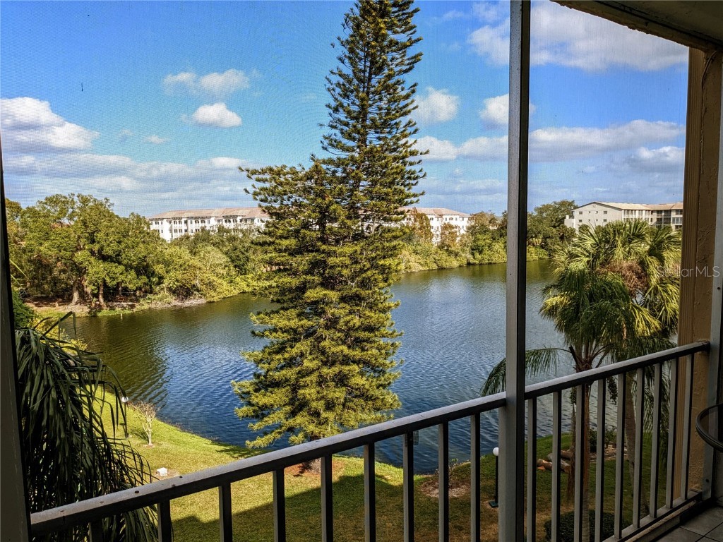 3625 Lake Bayshore Drive #J-405 Bradenton FL 34205 A4553786 image1