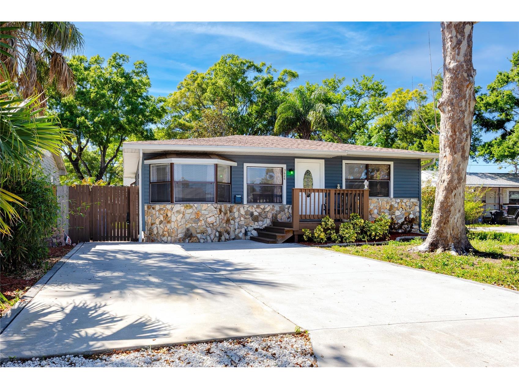 3626 Queen Street N Saint Petersburg FL 33713 TB8489832 image1