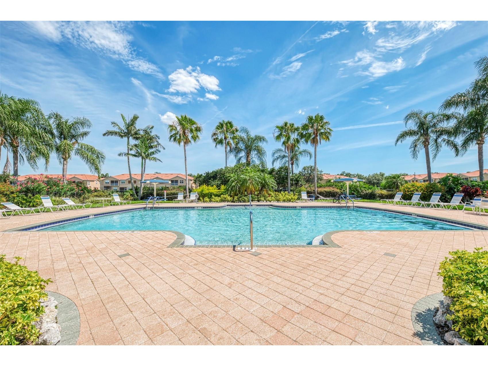 3627 Parkridge Circle #11-203 Sarasota FL 34243 A4696708 image48