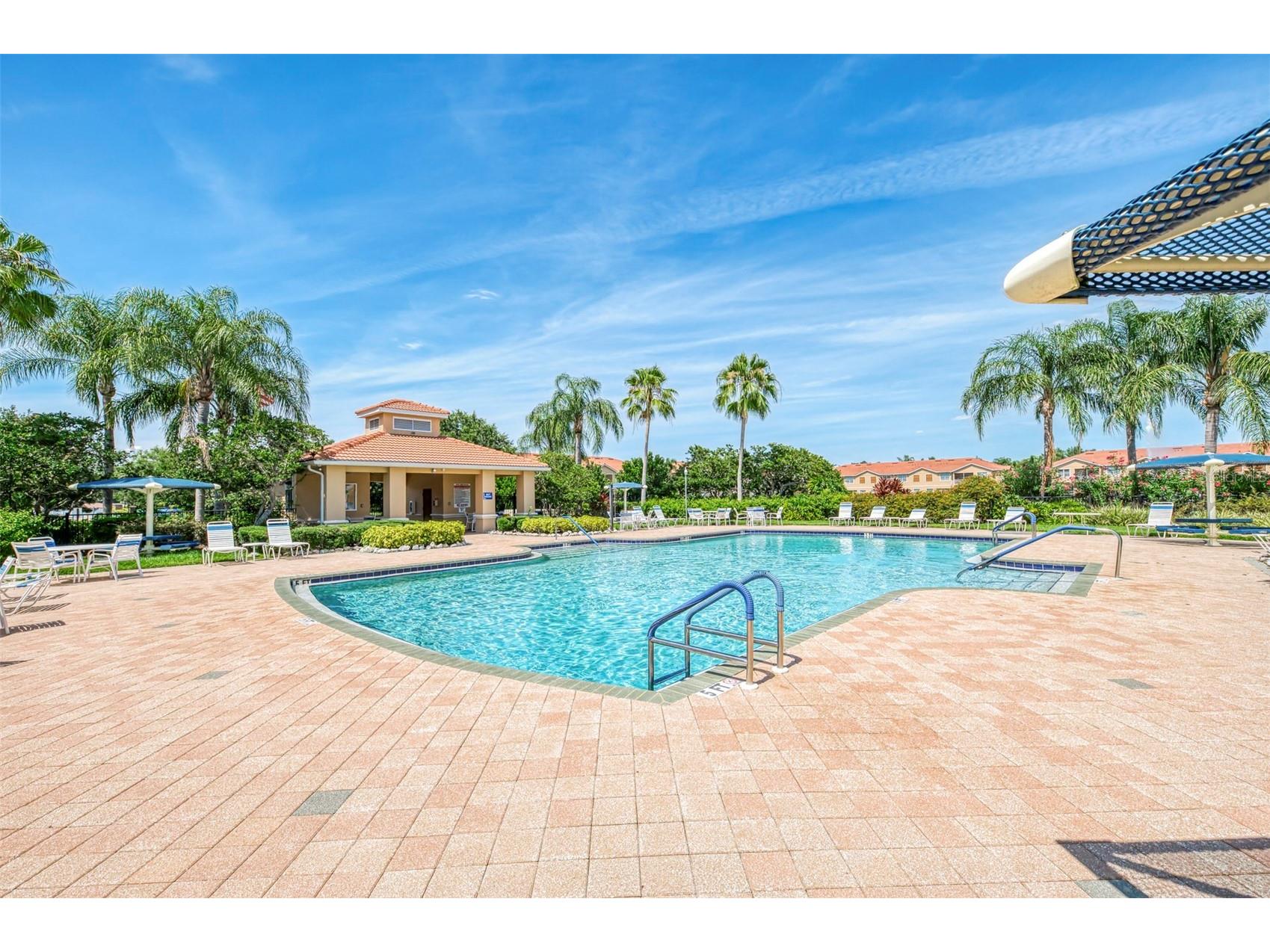 3627 Parkridge Circle #11-203 Sarasota FL 34243 A4696708 image49
