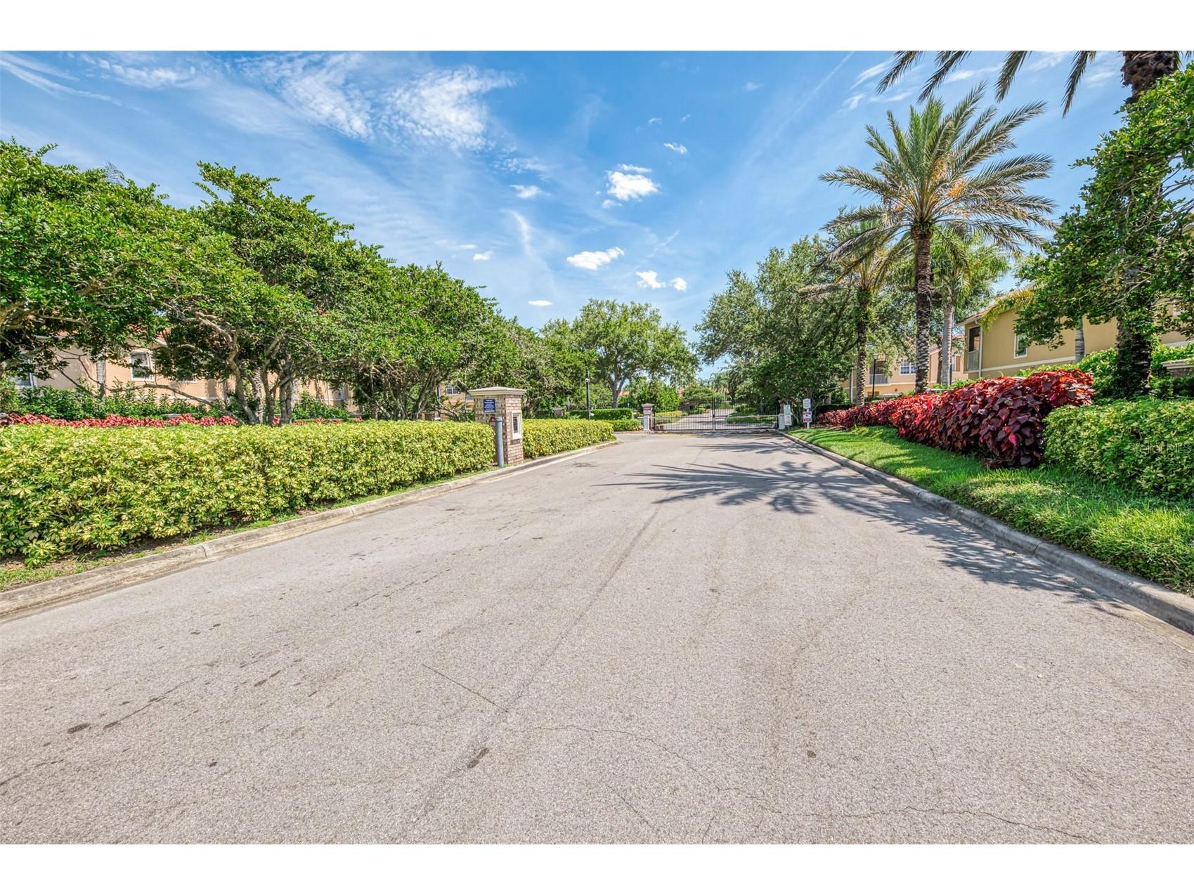 3627 Parkridge Circle #11-203 Sarasota FL 34243 A4696708 image51