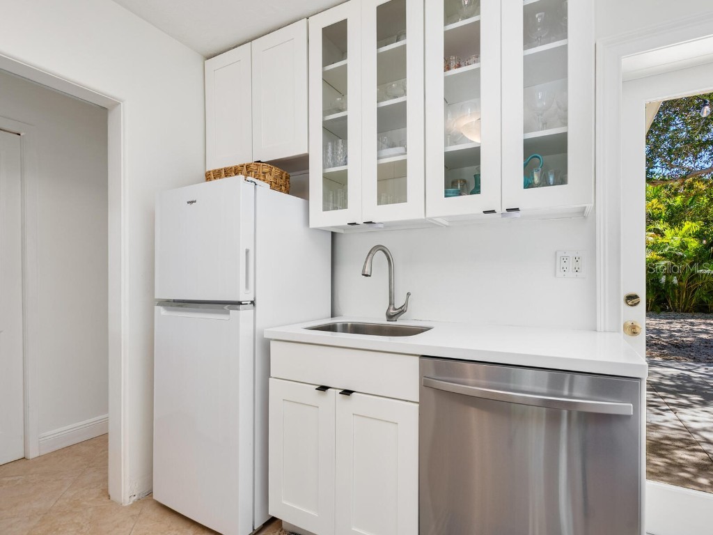 3629 Almeria Avenue Sarasota FL 34239 A4674432 image13