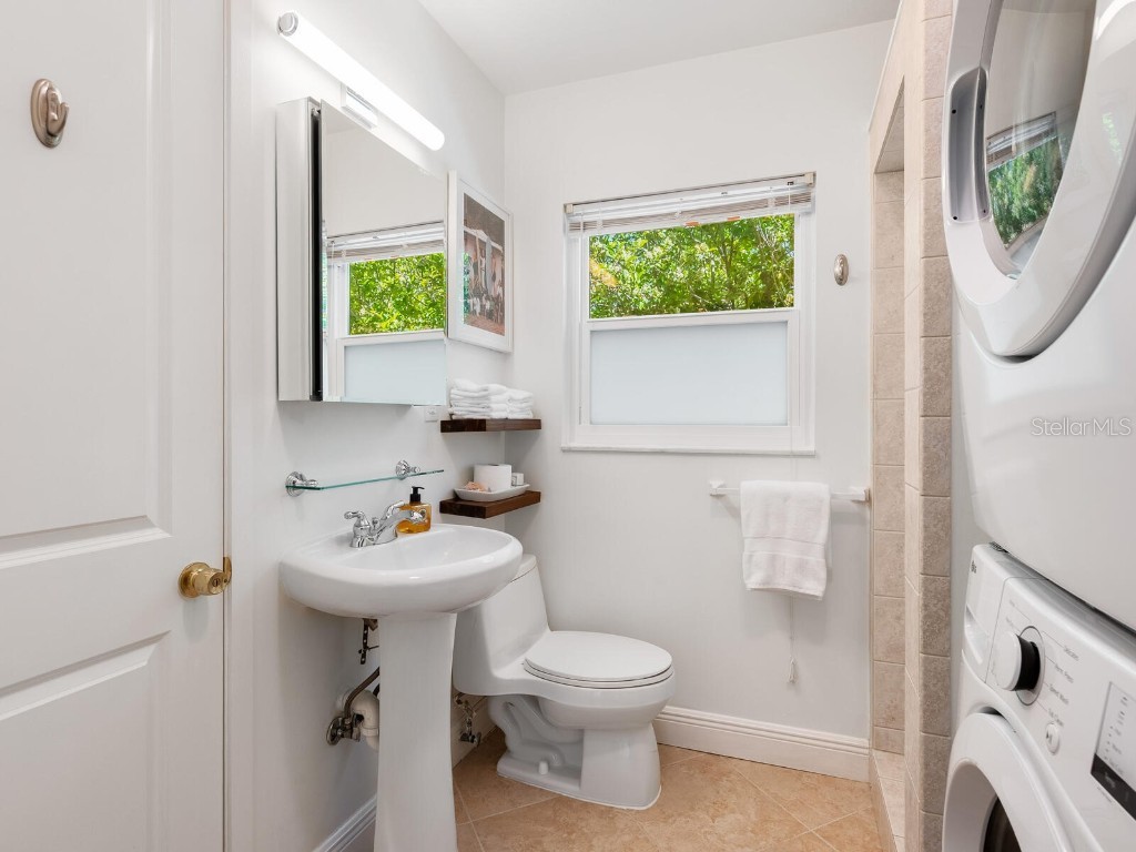 3629 Almeria Avenue Sarasota FL 34239 A4674432 image19