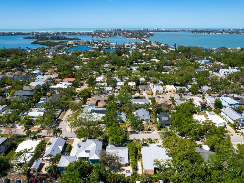 3629 Almeria Avenue Sarasota FL 34239 A4674432 image32