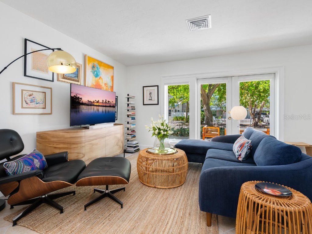 3629 Almeria Avenue Sarasota FL 34239 A4674432 image8