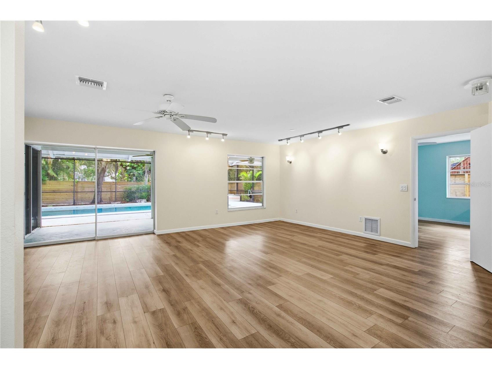 3629 Egerton Circle Sarasota FL 34233 A4697085 image10