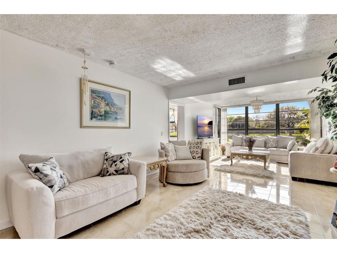 3630 Whitehall Drive #105 West Palm Beach FL 33401 O6363754 image10