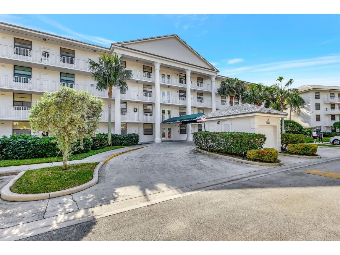 3630 Whitehall Drive #105 West Palm Beach FL 33401 O6363754 image2