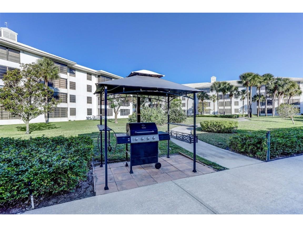 3630 Whitehall Drive #105 West Palm Beach FL 33401 O6363754 image35